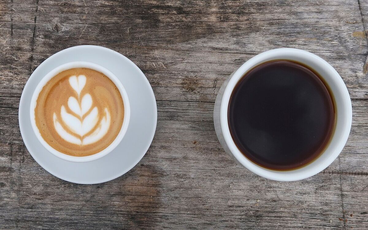 일주일 동안 '커피 낮잠(Coffee Nap)'을 해봤습니다: 이게 진짜 효과 있는 이유