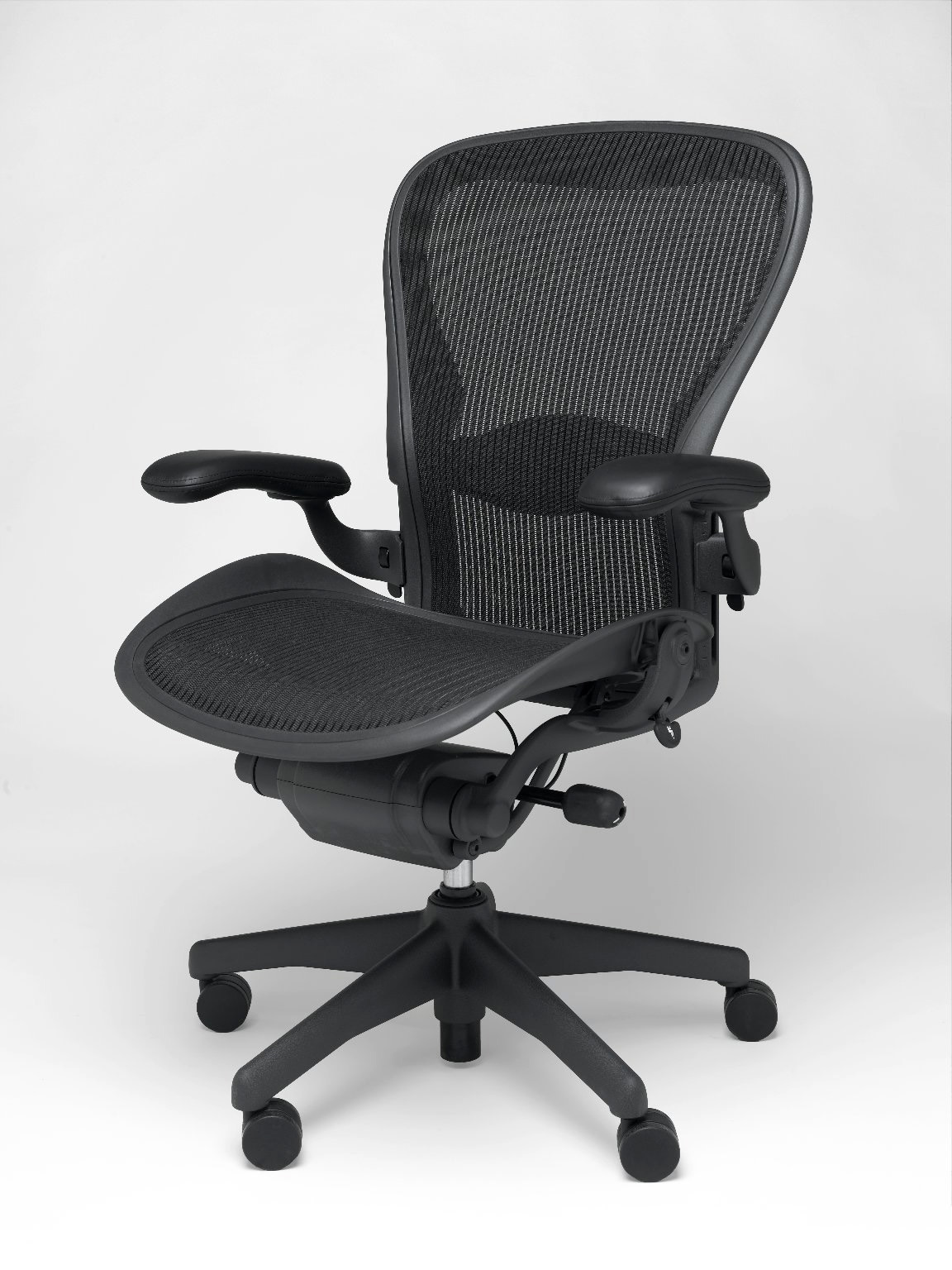 내 허리를 구원해준 인체공학 의자, 그리고 새들 체어(Saddle Chair) 한 달 사용기